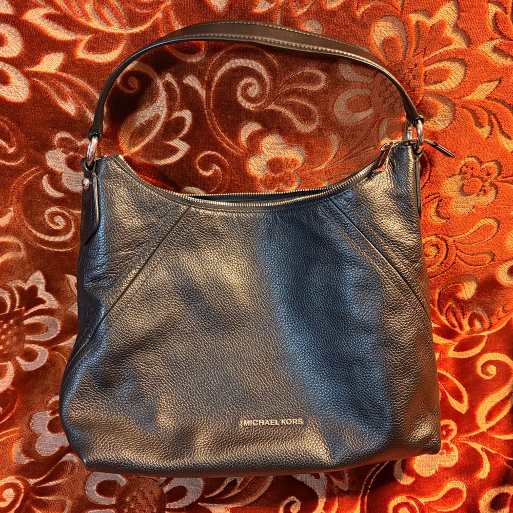 Michael Kors Black Leather Women's Shoulder Bag